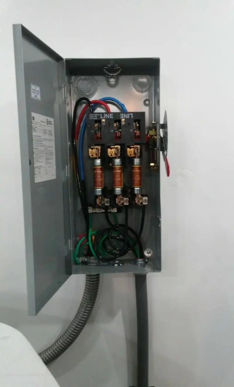Three-phase disconnect switch installed for Electrical Wiring & Rewiring in Vienna